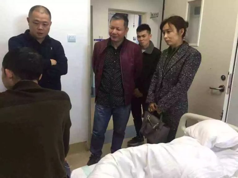 與愛(ài)同行，點(diǎn)滴溫暖在心中