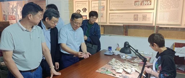 領(lǐng)略歷史文化魅力 探究貝雕藝術(shù)之美